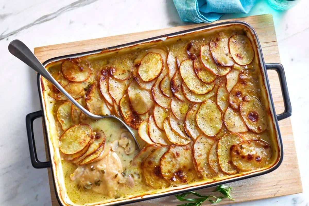 02 Chicken Tarragon Leek Mushroom Pie 119 w1920 scaled EDITED